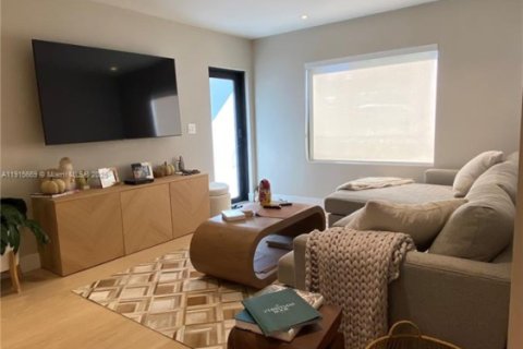 Villa ou maison à louer à Miami, Floride: 4 chambres, 136.19 m2 № 1971783 - photo 5