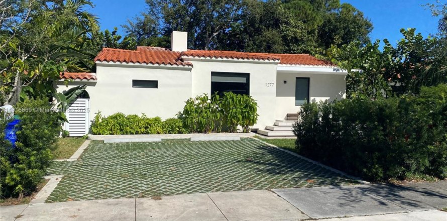 Villa ou maison à Miami, Floride 4 chambres, 136.19 m2 № 1971783