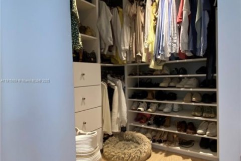 Villa ou maison à louer à Miami, Floride: 4 chambres, 136.19 m2 № 1971783 - photo 16