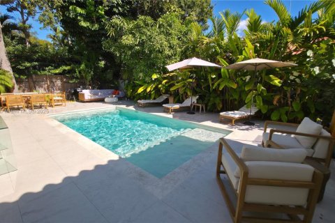 Villa ou maison à louer à Miami, Floride: 4 chambres, 136.19 m2 № 1971783 - photo 18