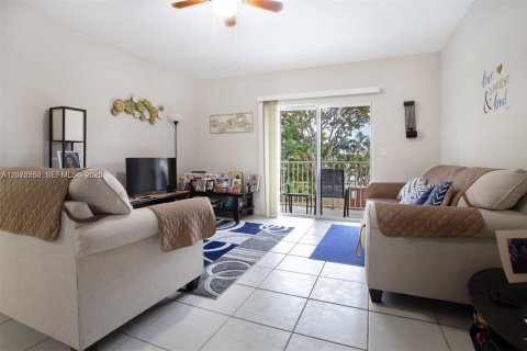 Condo à Hollywood, Floride, 2 chambres  № 2338571