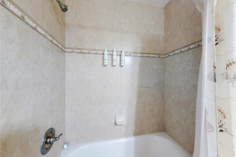 Купить кондоминиум в Нью-Смирна-Бич, Флорида 8 комнат, 206.8м2, № 2095423 - фото 25