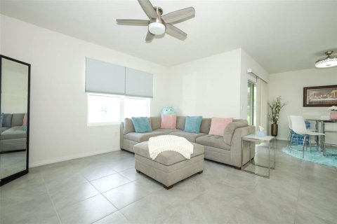 Villa ou maison à vendre à Sanford, Floride: 4 chambres, 168.25 m2 № 2347822 - photo 12