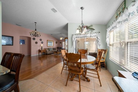 Villa ou maison à vendre à The Villages, Floride: 3 chambres, 155.8 m2 № 2433163 - photo 19