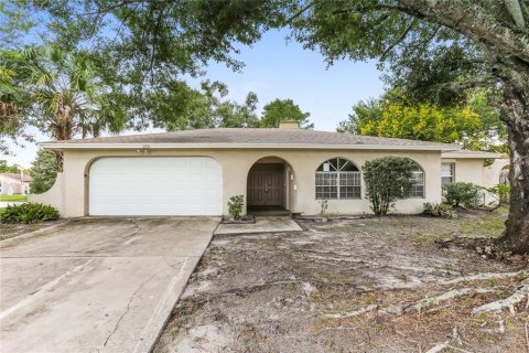 House in Sanford, Florida 4 bedrooms, 204.2 sq.m. № 1910405 - photo 1