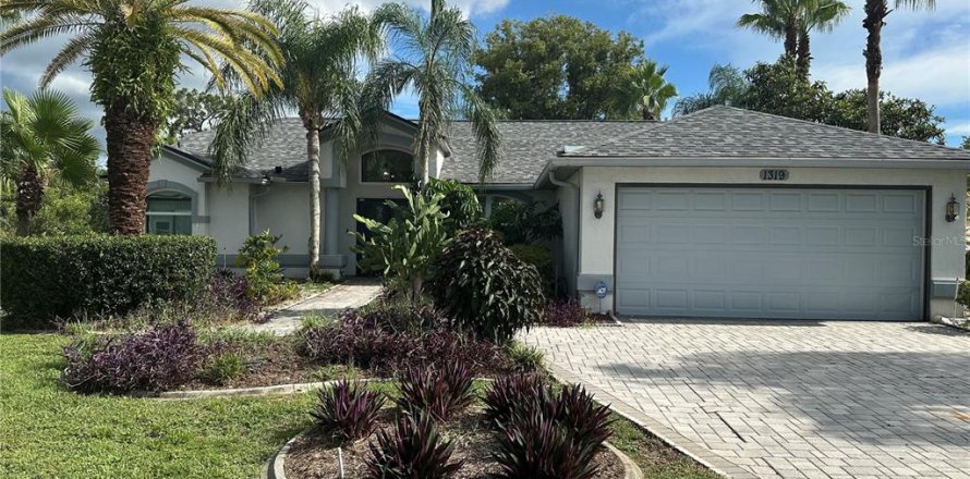 Villa ou maison à Spring Hill, Floride 3 chambres, 161.65 m2 № 1884430