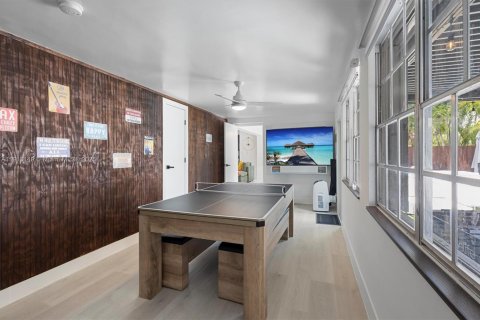 Villa ou maison à vendre à Hollywood, Floride: 5 chambres, 232.44 m2 № 2015834 - photo 4