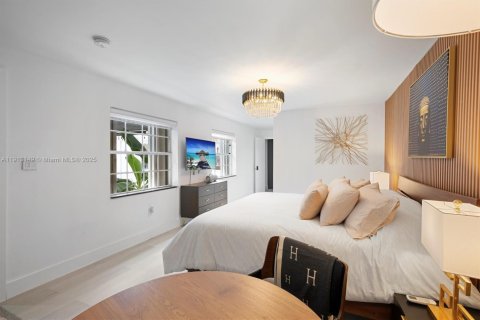 Villa ou maison à vendre à Hollywood, Floride: 5 chambres, 232.44 m2 № 2015834 - photo 8