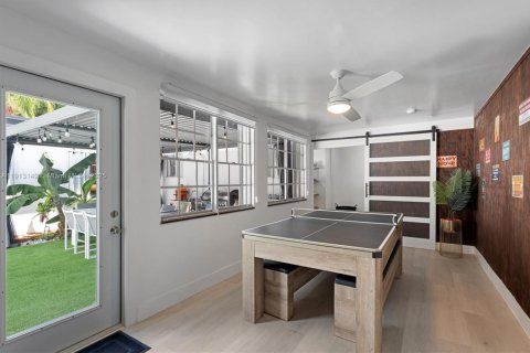 Villa ou maison à vendre à Hollywood, Floride: 5 chambres, 232.44 m2 № 2015834 - photo 3