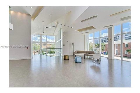 Снять в аренду кондоминиум в Майами, Флорида 3 спальни, 143.72м2, № 2034578 - фото 3