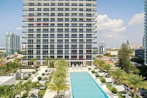 Кондоминиум с 3 спальнями в Майами, Флорида № 2034578