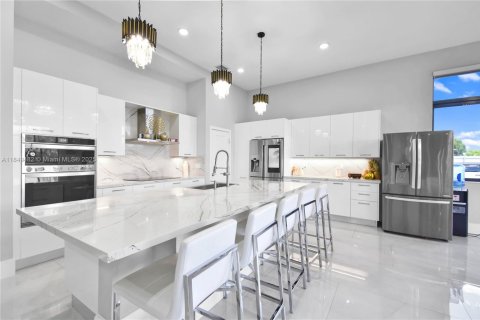 House in Southwest Ranches, Florida 6 bedrooms, 484.58 sq.m. № 1857077 - photo 6