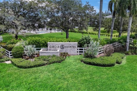 House in Southwest Ranches, Florida 6 bedrooms, 484.58 sq.m. № 1857077 - photo 4