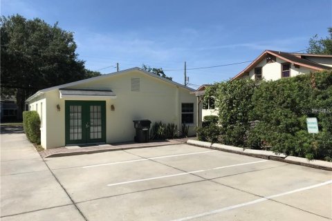 Propiedad comercial en alquiler en Orlando, Florida, 137.68 m2 № 1401086 - foto 2