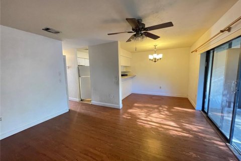 Condominio en venta en Gainesville, Florida, 3 dormitorios, 112.23 m2 № 2099373 - foto 8