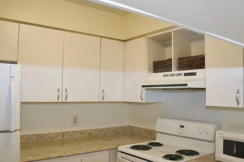 Condominio en venta en Gainesville, Florida, 3 dormitorios, 112.23 m2 № 2099373 - foto 5