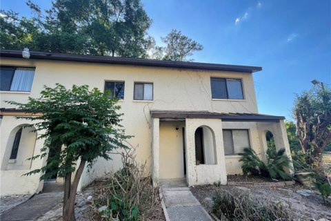 Condominio en Gainesville, Florida, 3 dormitorios № 2099373