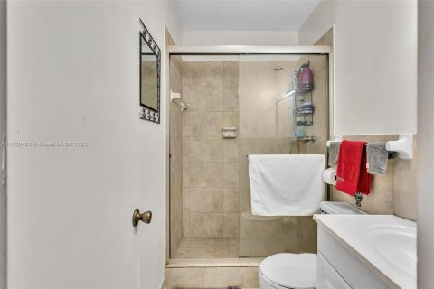 Condo in Fort Lauderdale, Florida, 2 bedrooms  № 1828171 - photo 24