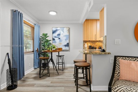 Condominio en alquiler en Fort Lauderdale, Florida, 2 dormitorios, 68.75 m2 № 1993718 - foto 8