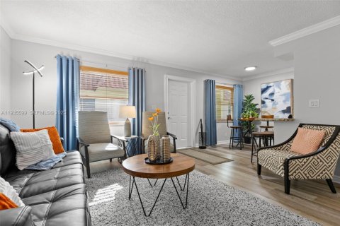 Condominio en alquiler en Fort Lauderdale, Florida, 2 dormitorios, 68.75 m2 № 1993718 - foto 4