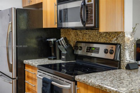 Condominio en alquiler en Fort Lauderdale, Florida, 2 dormitorios, 68.75 m2 № 1993718 - foto 12