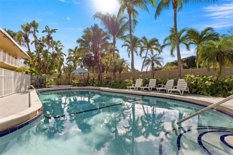 Condominio en alquiler en Fort Lauderdale, Florida, 2 dormitorios, 68.75 m2 № 1993718 - foto 24