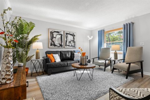 Condominio en alquiler en Fort Lauderdale, Florida, 2 dormitorios, 68.75 m2 № 1993718 - foto 2