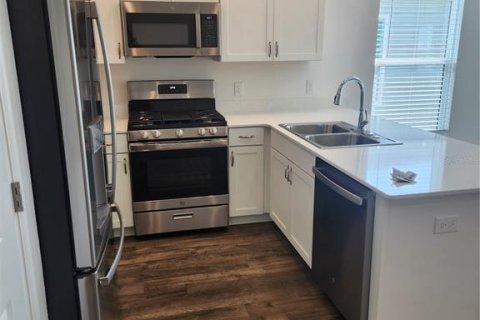 Casa en alquiler en The Villages, Florida, 2 dormitorios, 92.9 m2 № 1603079 - foto 4