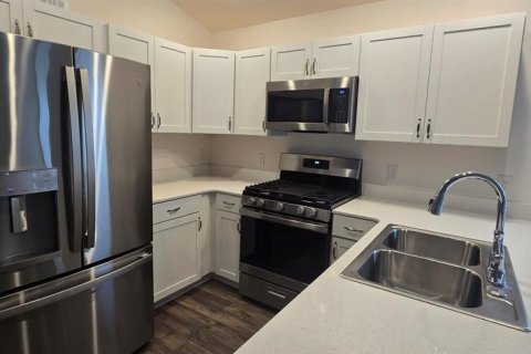 Casa en alquiler en The Villages, Florida, 2 dormitorios, 92.9 m2 № 1603079 - foto 2