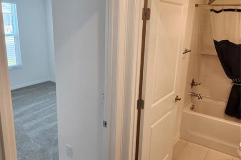 Casa en alquiler en The Villages, Florida, 2 dormitorios, 92.9 m2 № 1603079 - foto 5
