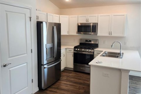 Casa en alquiler en The Villages, Florida, 2 dormitorios, 92.9 m2 № 1603079 - foto 3