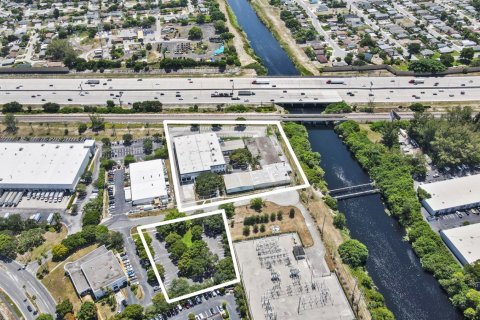 Commercial property in Boynton Beach, Florida № 2182110