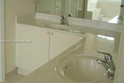 House in Homestead, Florida 4 bedrooms, 209.59 sq.m. № 2248614 - photo 3