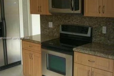 House in Homestead, Florida 4 bedrooms, 209.59 sq.m. № 2248614 - photo 2