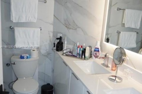 Condo in Miami, Florida, 3 bedrooms  № 1953158 - photo 22