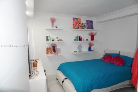 Condo in Miami, Florida, 3 bedrooms  № 1953158 - photo 21