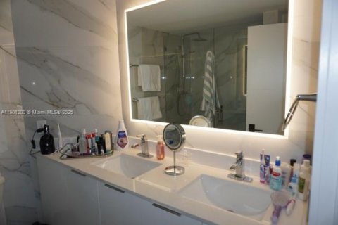 Condo in Miami, Florida, 3 bedrooms  № 1953158 - photo 20