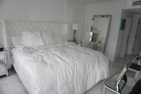 Condo in Miami, Florida, 3 bedrooms  № 1953158 - photo 26