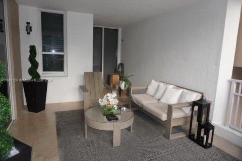 Condo in Miami, Florida, 3 bedrooms  № 1953158 - photo 11