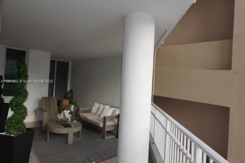 Condo in Miami, Florida, 3 bedrooms  № 1953158 - photo 12