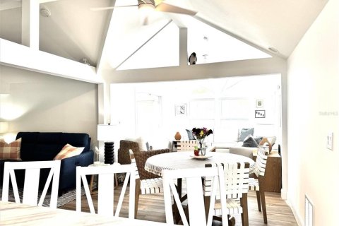 Casa en alquiler en Longboat Key, Florida, 2 dormitorios, 216.56 m2 № 1681400 - foto 9
