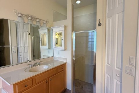 House in Boynton Beach, Florida 3 bedrooms, 160.44 sq.m. № 2038667 - photo 3