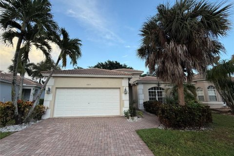 House in Boynton Beach, Florida 3 bedrooms, 160.44 sq.m. № 2038667 - photo 2