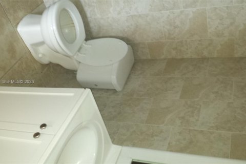 Снять в аренду кондоминиум в Майами, Флорида 2 спальни, 109.16м2, № 2026931 - фото 20