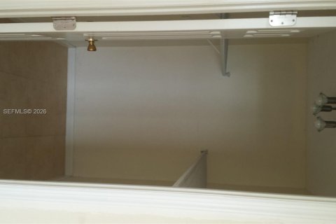 Снять в аренду кондоминиум в Майами, Флорида 2 спальни, 109.16м2, № 2026931 - фото 19