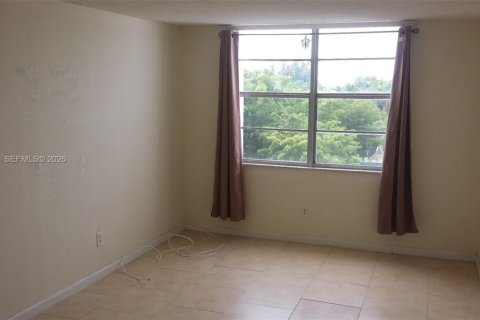 Снять в аренду кондоминиум в Майами, Флорида 2 спальни, 109.16м2, № 2026931 - фото 18