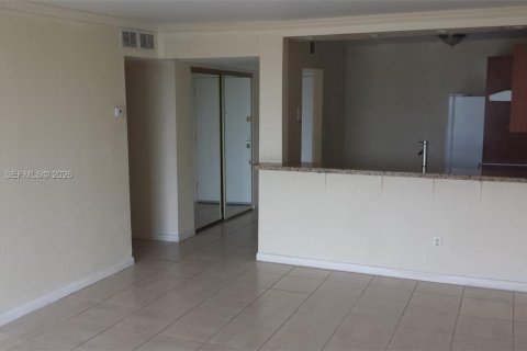 Снять в аренду кондоминиум в Майами, Флорида 2 спальни, 109.16м2, № 2026931 - фото 8