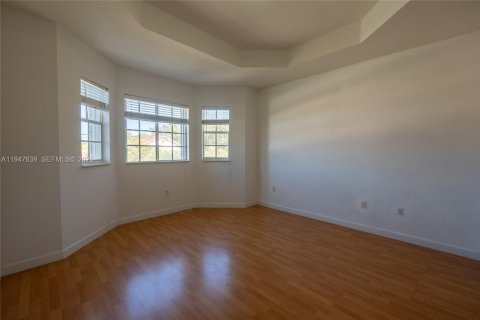 Townhouse in Miami, Florida 4 bedrooms, 199.93 sq.m. № 2003760 - photo 19