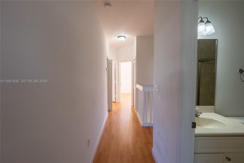 Townhouse in Miami, Florida 4 bedrooms, 199.93 sq.m. № 2003760 - photo 18