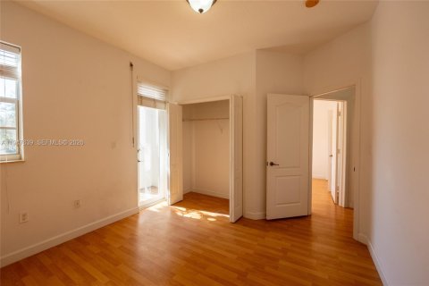 Townhouse in Miami, Florida 4 bedrooms, 199.93 sq.m. № 2003760 - photo 29